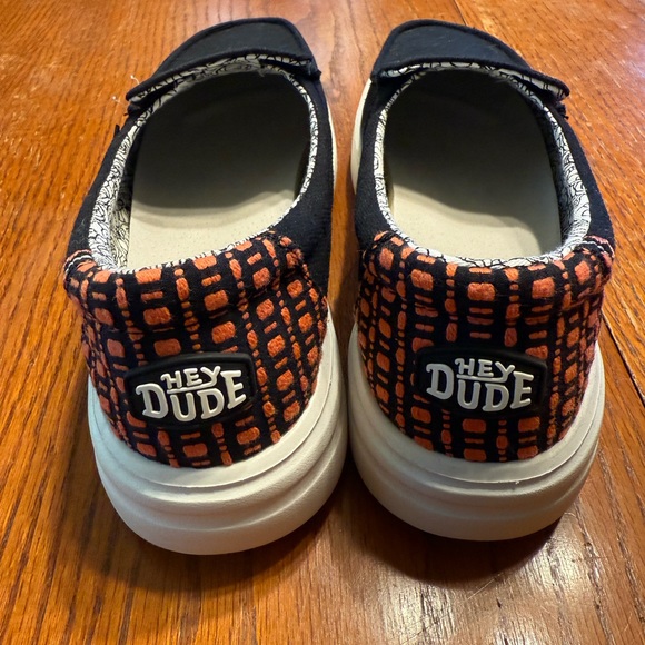 Hey Dude Misty Rise Black and White Women’s Slip-On Shoes size 9. - Picture 5 of 9